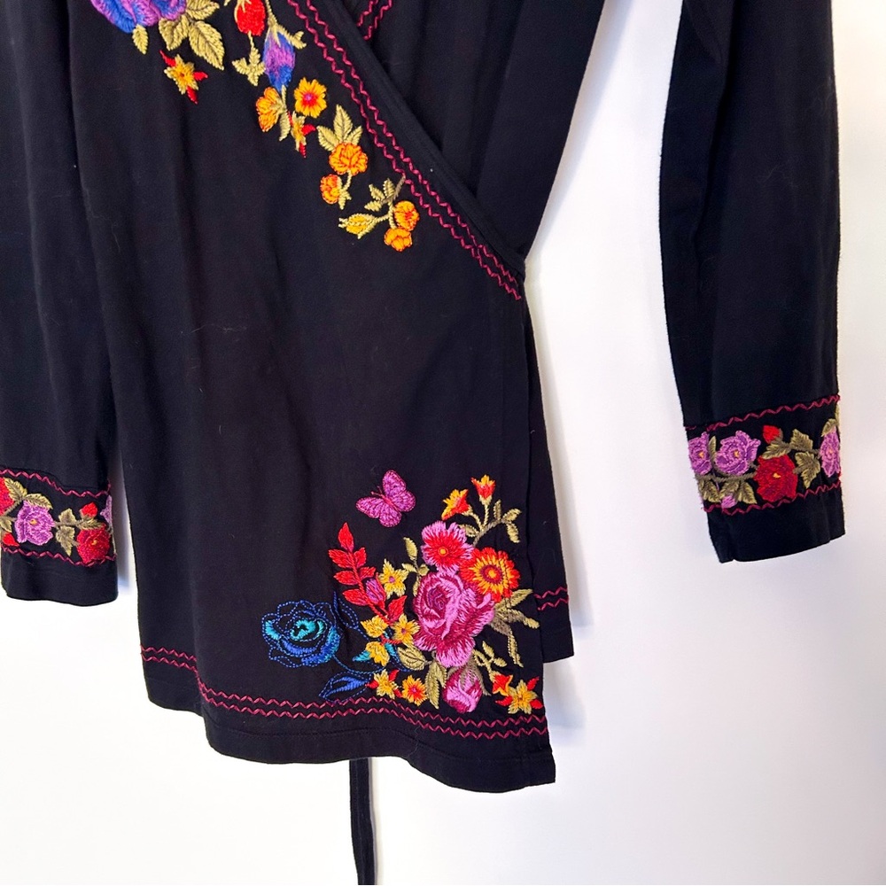 Johnny Was Black Floral Embroidered Wrap Top Boho Long Sleeve Blouse Shirt M - Picture 4 of 7